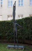 382px-Piotr_Skrzynecki_memorial,_8_Skawinska_street,_Kazimierz,Krakow,Poland